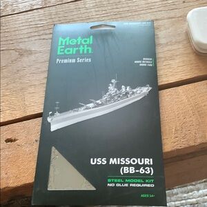 Metal Earth USS Missouri Model Kit